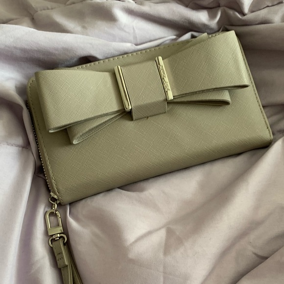 ❌SOLD❌ Betsey Johnson Wallet Lot (5 Wallets) - Picture 4 of 15